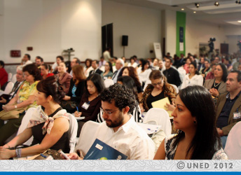 Funcionarios en congreso